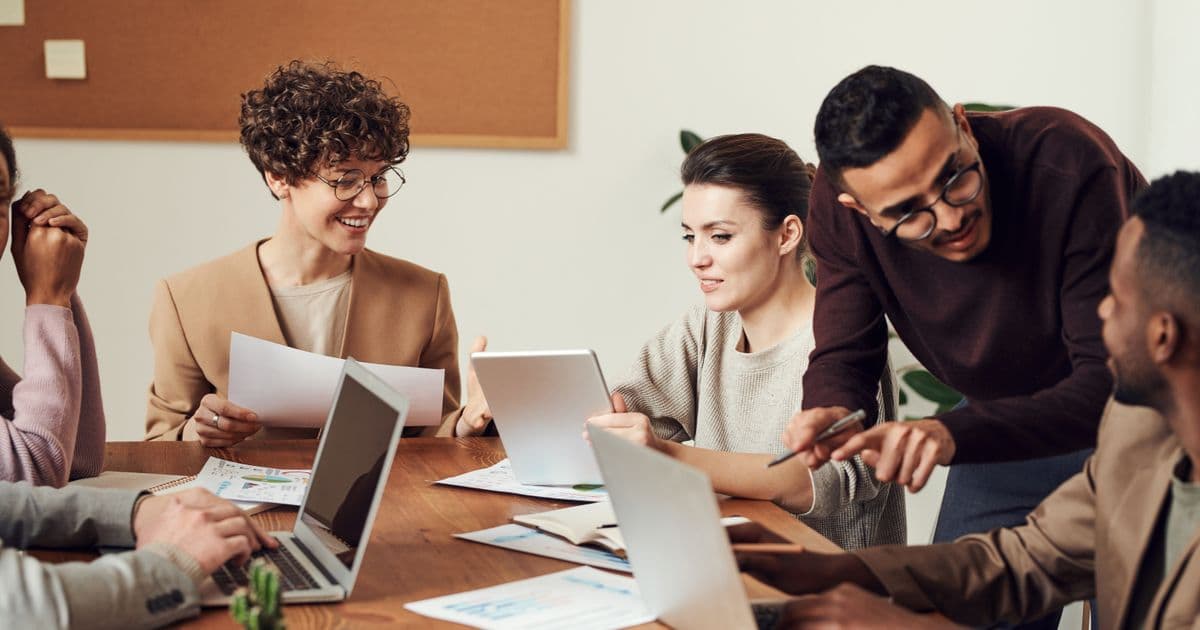 Campagne recrutement — culture d'entreprise et merch
