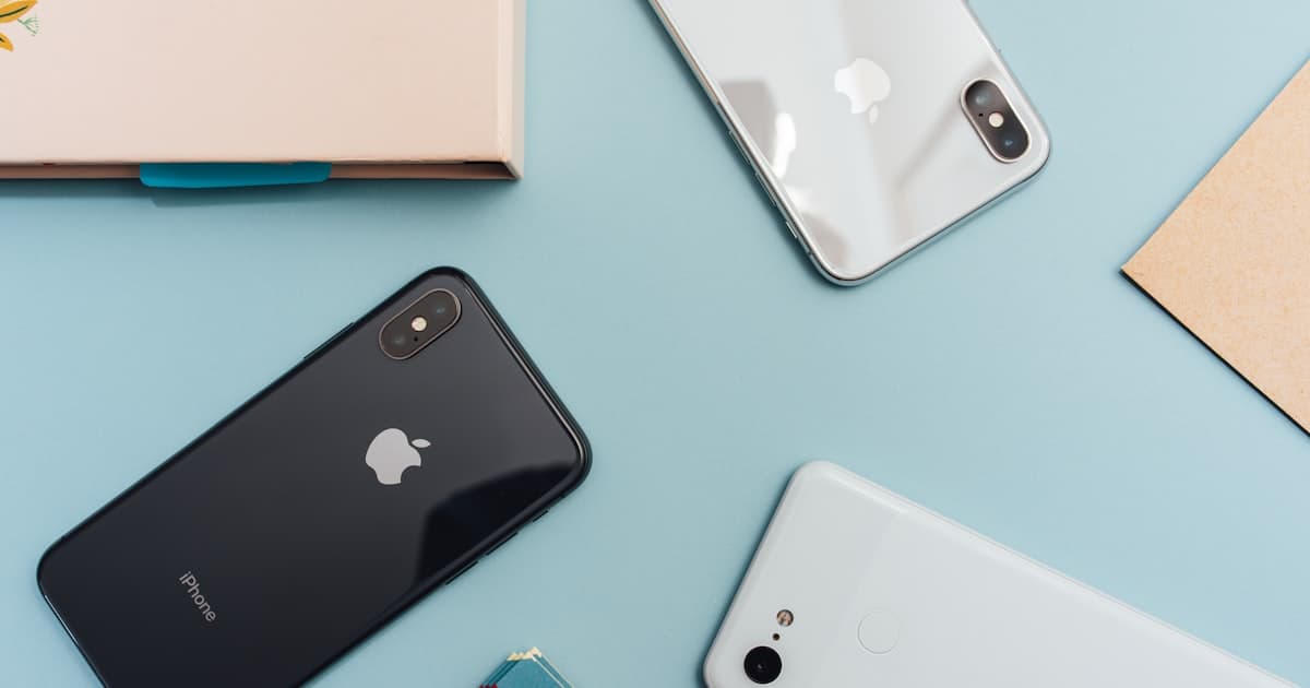 Smartphone avec notifications — commandes d'équipe
